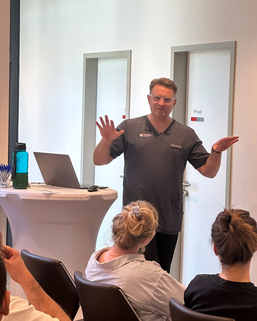 Dr. Matthias Wahn beim Vortrag im Workshop